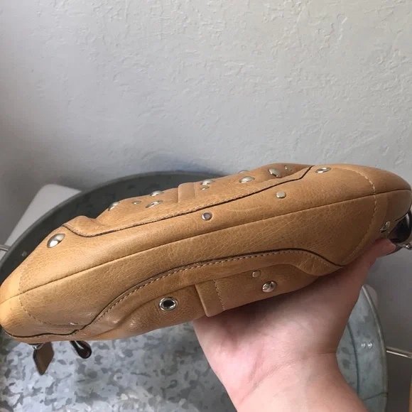 Vintage Coach Soho Tan Grommet Y2K Shoulder Bag - Picture 7 of 11